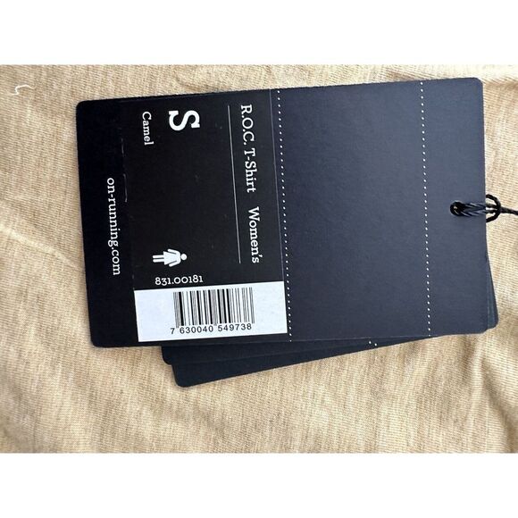 On Cloud T-Shirt R.O.C Women's Small Camel Athletic Outdoor Gym Stretch NWT - Picture 3 of 6